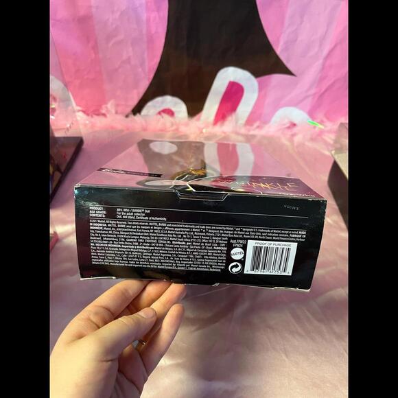 2017 a wrinkle in time Mrs.‎ who Barbie - Picture 7 of 8